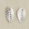 Breloque fine - Feuille incurvée - 7x4mm - Argenté