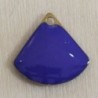 Sequin Emaillé en résine époxy triangle arrondi 12x12mm - Bleu violet