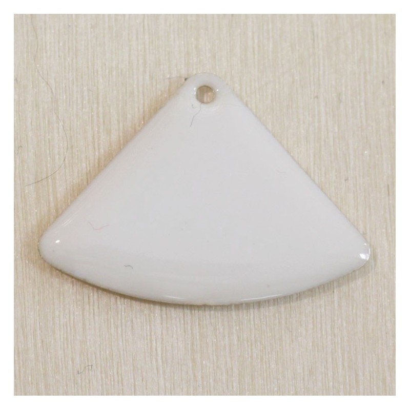 Sequin Emaillé en résine époxy triangle arrondi 18x25mm - Blanc