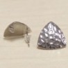 Boucles d'oreilles Puces Décoratives en Placage Argenté Qualité Supérieure - Triangle Martelé 17*17mm - Argenté foncé - La Paire