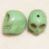 Perle en pierre naturelle ou Gemme - Howlite teintée Vert - Tête de Mort - 17*17mm