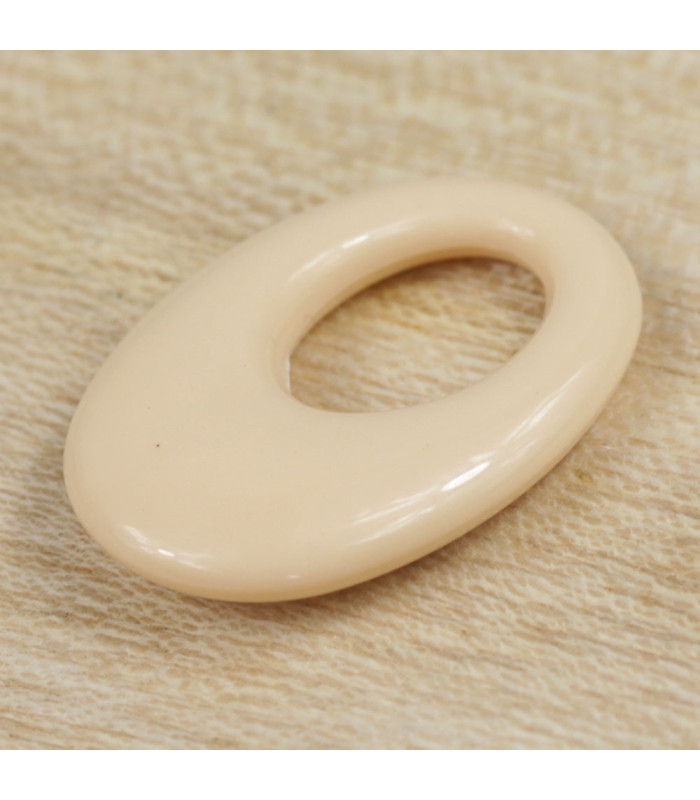 Pendentif Ovale Évidé opaque beige acétate de profil