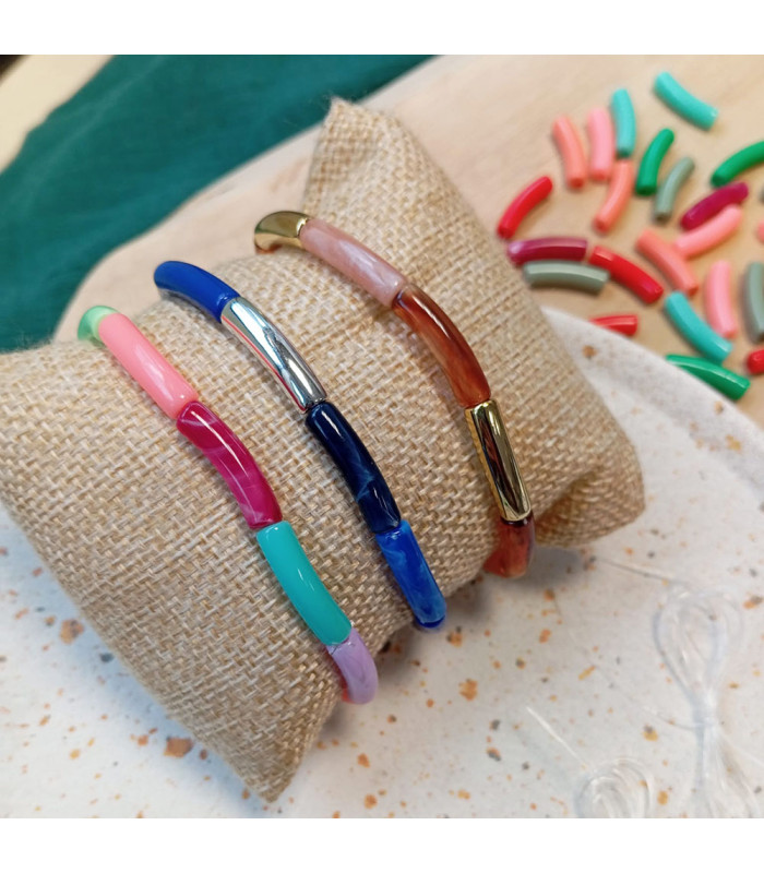 idée de bracelets avec des mini tubes en acrylique